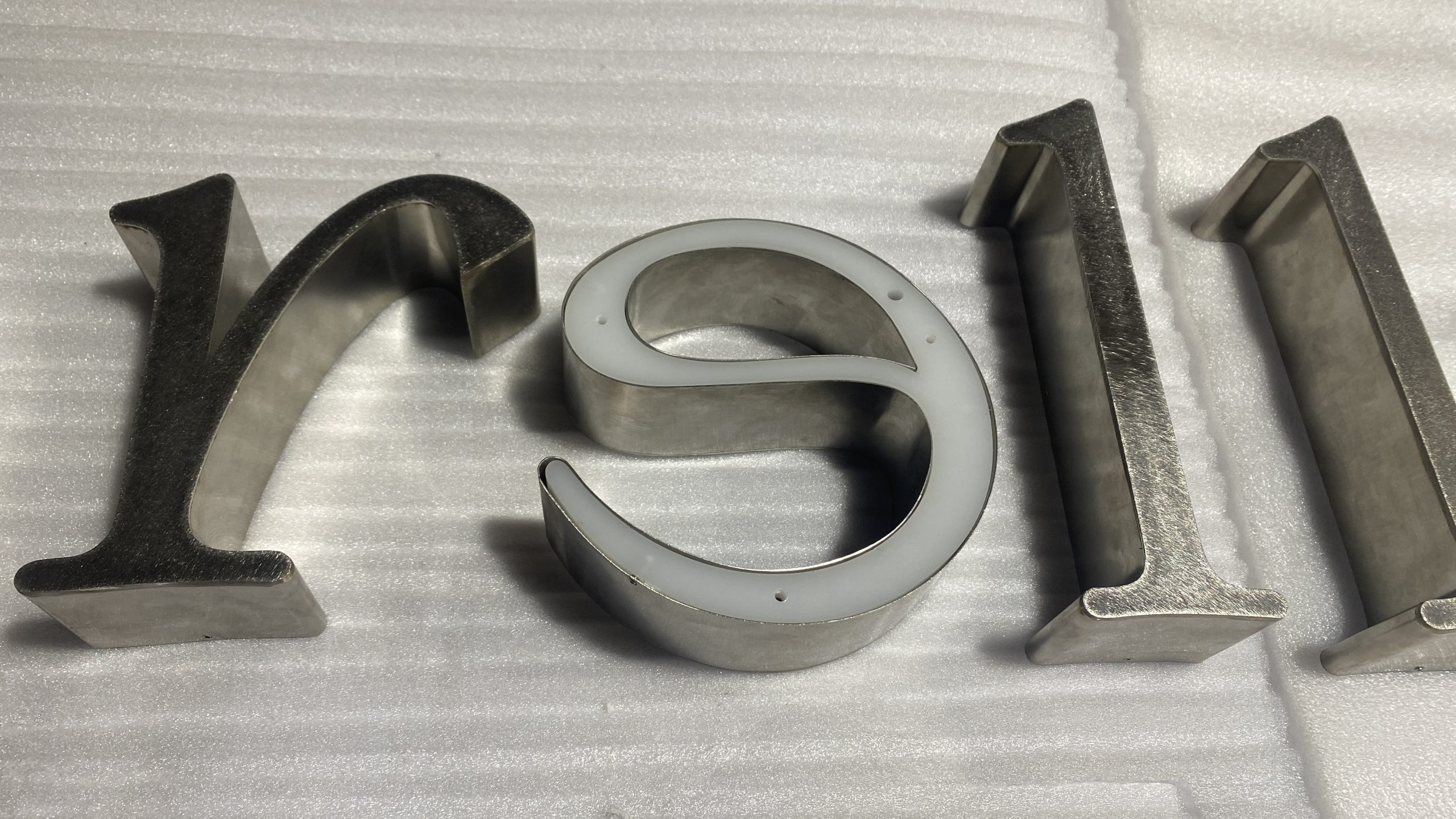 Halo-effect construction sample