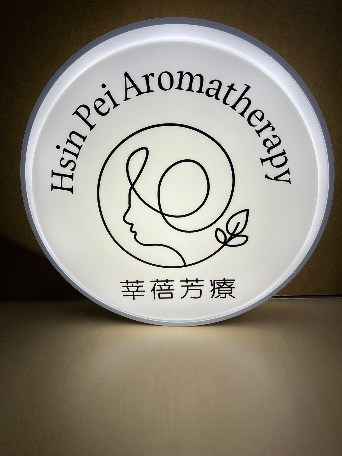 Double-sided round light box, semi-outdoor