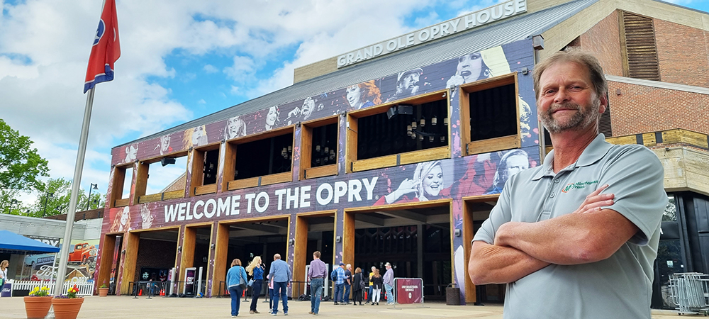 Revitalizing the Grand Ole Opry House: Transforming its Exterior Image缩略图