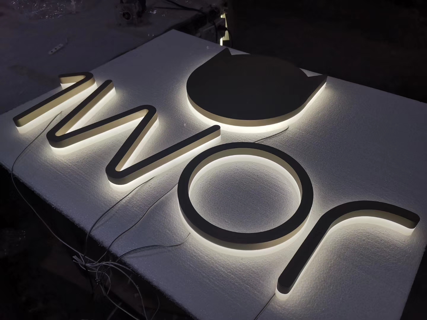 3D Letter LED Logo for Business Office Wall Display插图1