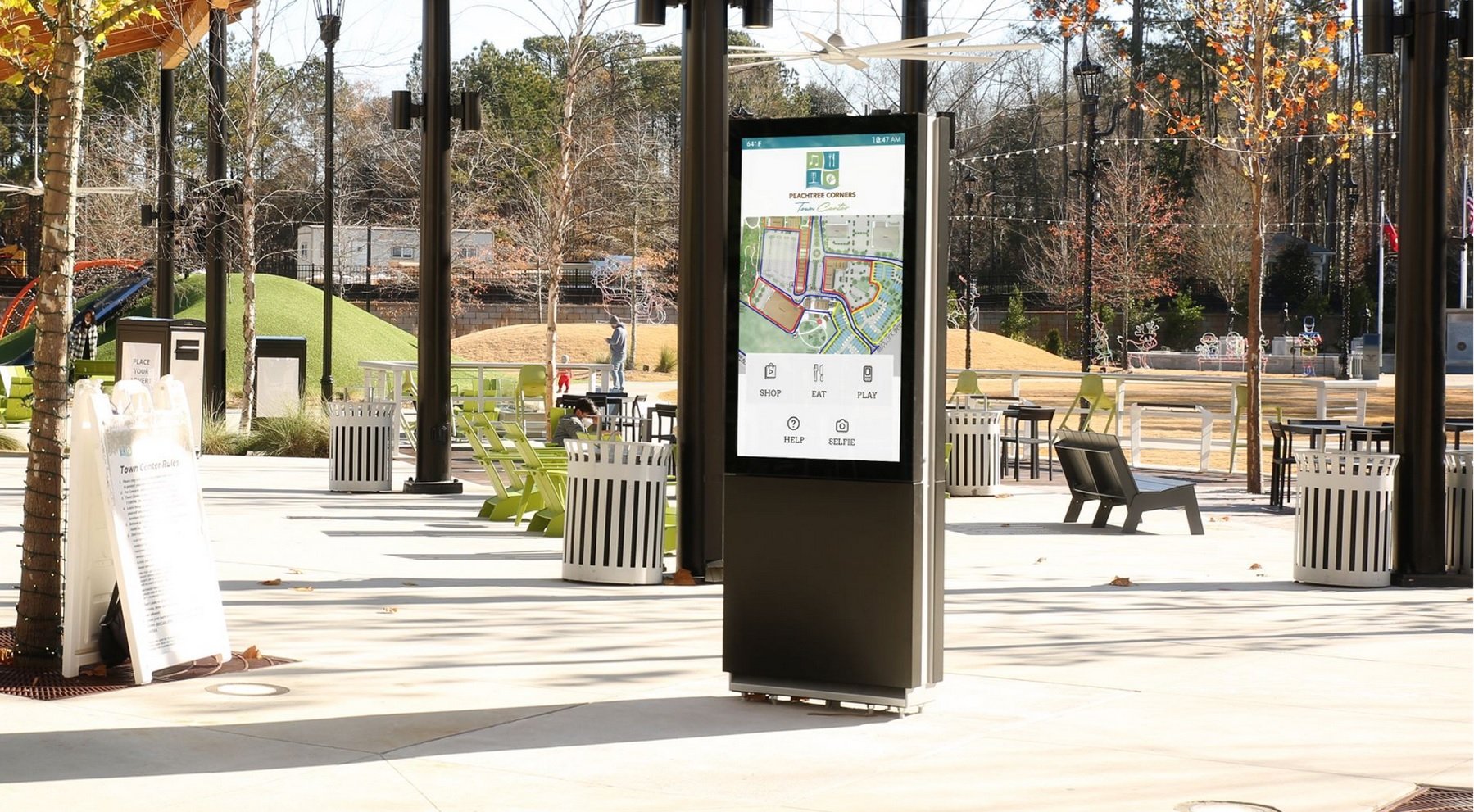 outdoor-freestanding-digital-display-cafe