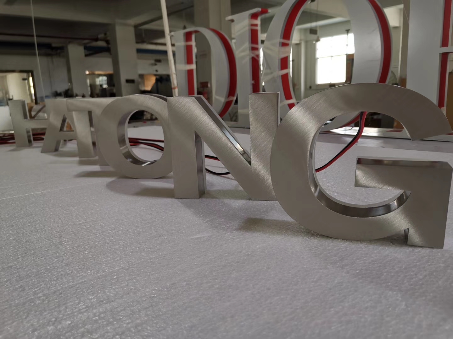 Fabricated Stainless Steel Backlit Letters with Brushed Face – Premium Illuminated Signage for a Modern Look插图
