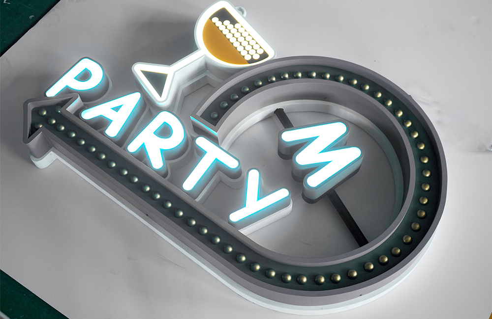 Innovative Frontlit Stainless Steel Letter & Logo Signs缩略图