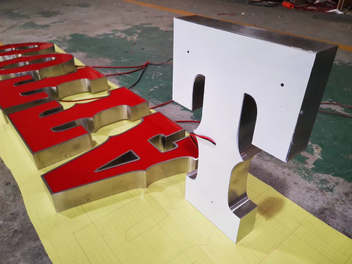 A Comprehensive Guide to Manufacturing Standard Channel Letters插图1